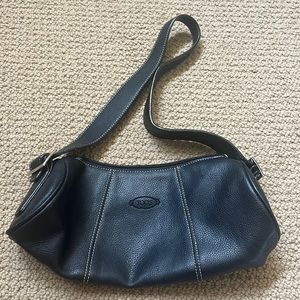 vintage black purse.